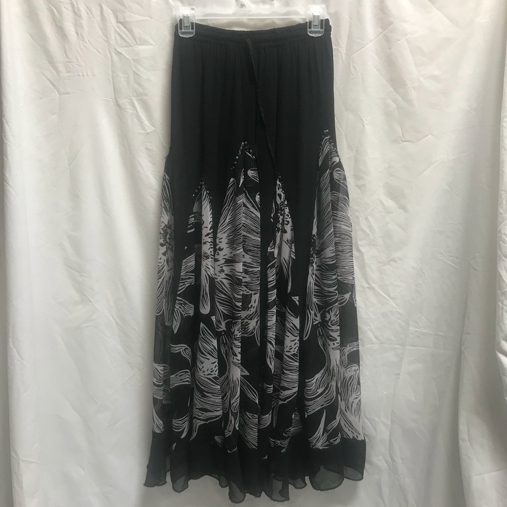 HOLD Black & White Floral Skirt with Sequins